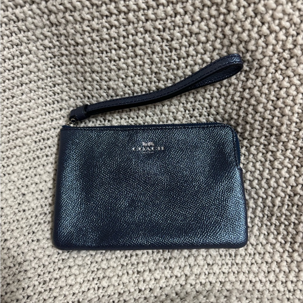 COACH NEW YORK SMALL WRISTLET IN METALLIC NAVY CROSSGRAIN‎ LEATHER
